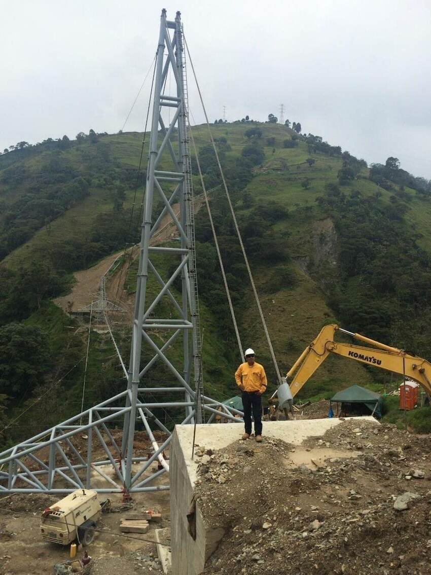 Izaje de torre para paso elevado de tubería